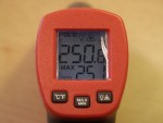 Berührungsloses digitales Thermometer UT300B